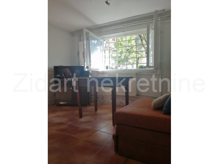 Будинок, 1313 м², 95 000$ — FAKTOR
